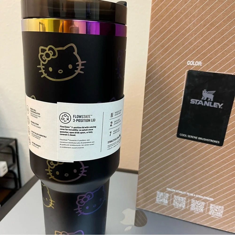 Stanley hello kitty Black and multicolor Quencher H2.0 Tumbler 40 oz - Picture 5 of 7